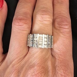 HEAVY 14K yellow and white gold elegant 1.98 Ct Diamond Cluster Band Ring sz 6.5